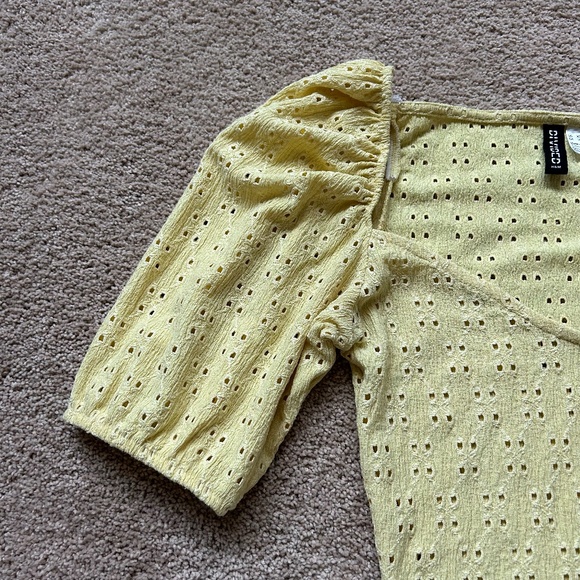 Divided by H&M Yellow Puff  Sleeve Eyelet Crop Top - Picture 8 of 9